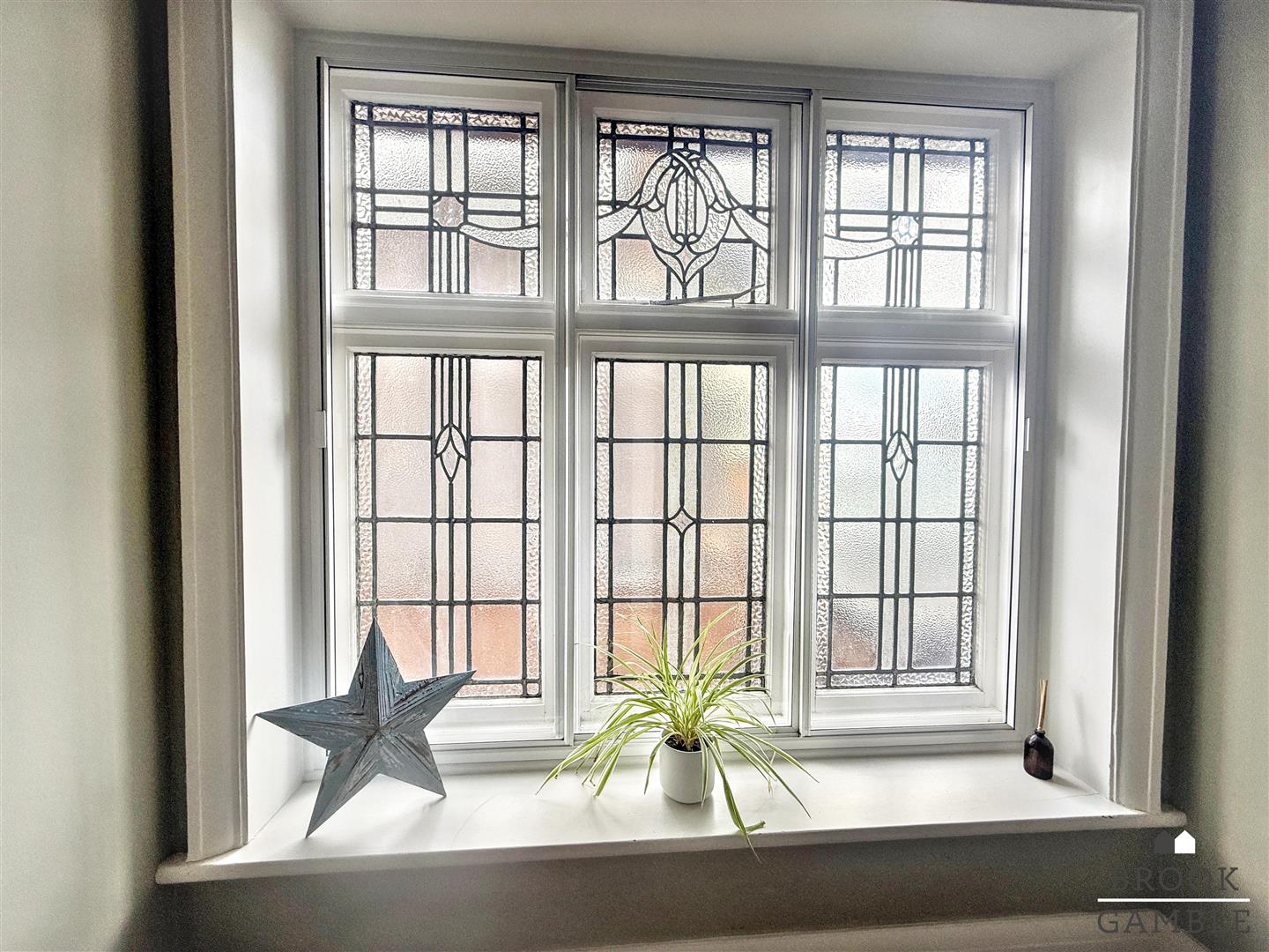 6 Bedroom House - Detached. Willingdon Road in Eastbourne,  34